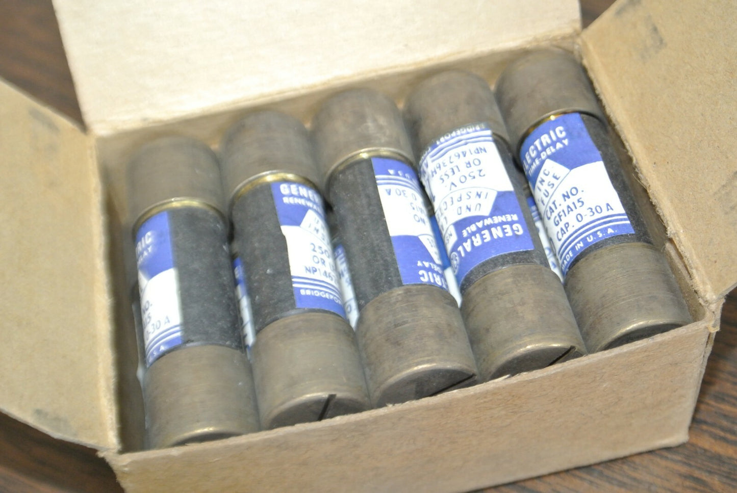 BOX of 10 / GENERAL ELECTRIC GF1A15 RENEWABLE FUSE / 15A / 250V / NEW SURPLUS2