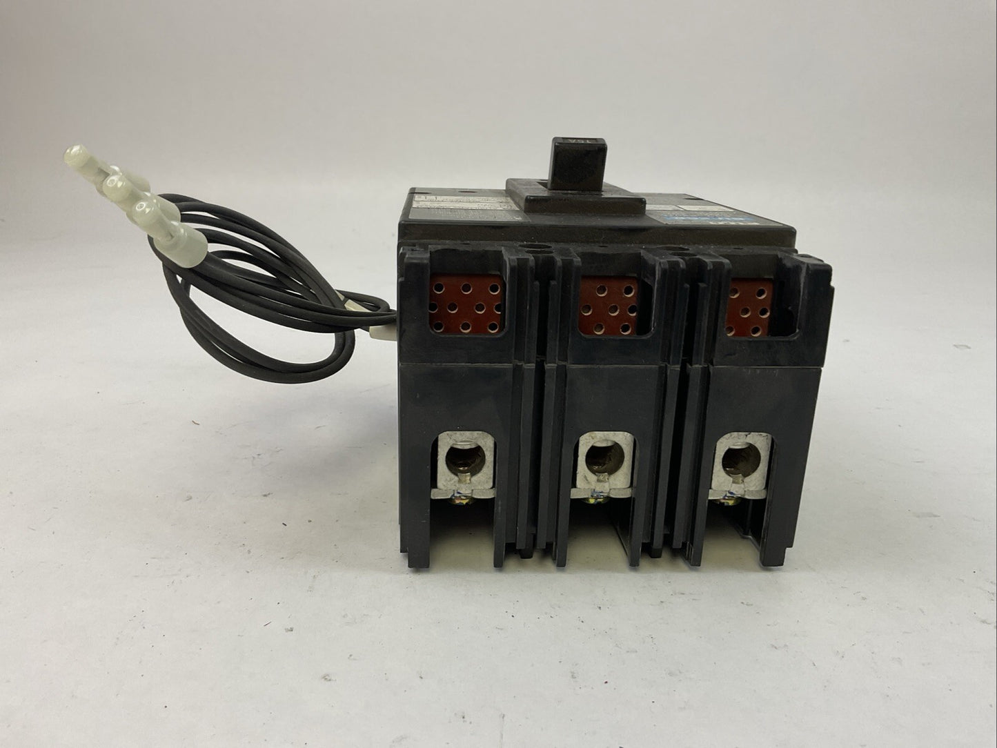 FUJI BU-ESB3015 CIRCUIT BREAKER 15A 600VAC 3P BU-WFH AUXILIARY SWITCH BU-FFH208A5