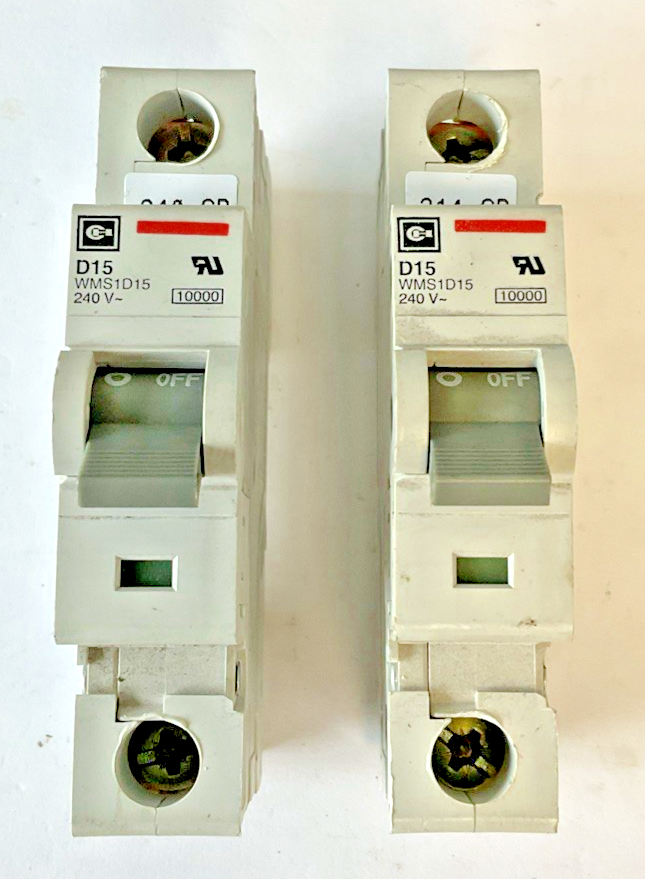CUTLER HAMMER WMS1D15 CIRCUIT BREAKER 240VAC D15 ***LOTOF2***0