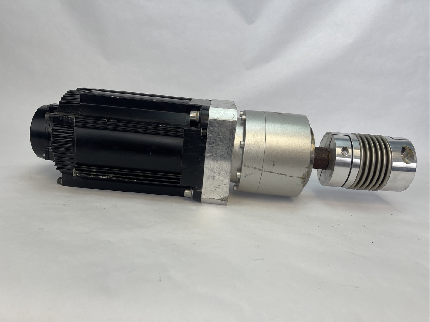 YASKAWA SGM7A-40A7D61 AC SERVO MOTOR 200V 25.4A UTTAH-B24RH ABS ENCODER SHIMPO9