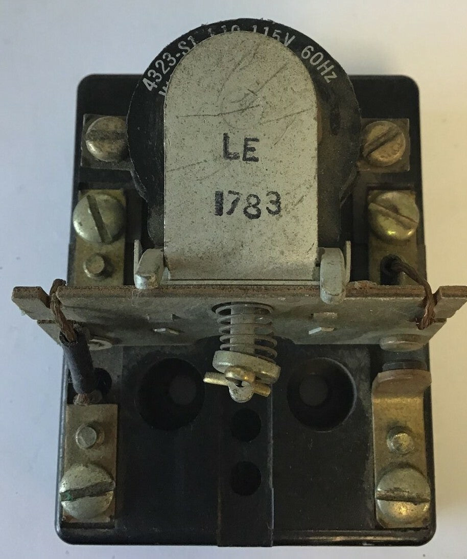 SQUARE D 8501 C0-3 CONTROL RELAY SER.A 10AMP 277V 0