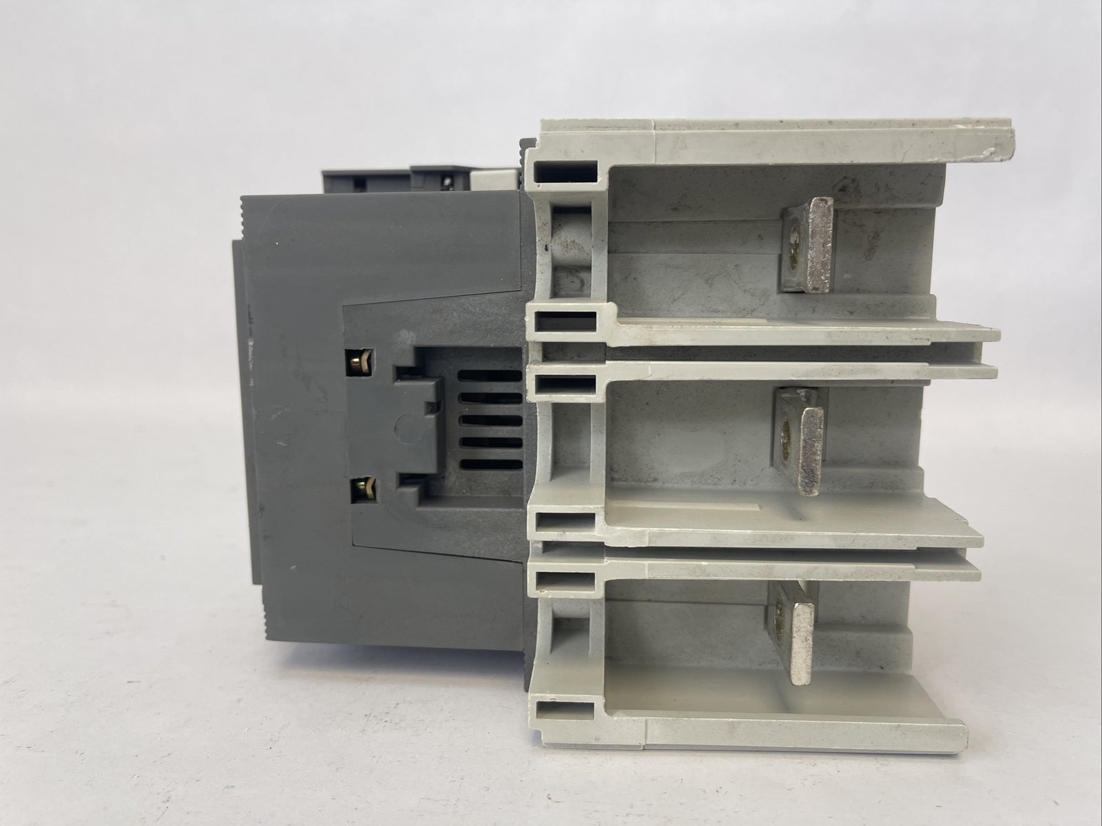 ABB A260-30 CONTACTOR 600VAC 250HP 3PH 350A COIL 400-415V 50HZ 480V 60HZ5