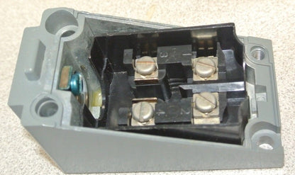 ALLEN-BRADLEY 802T-A2P Ser. F / OILTIGHT PLUG-IN LIMIT SWITCH / NEW SURPLUS6