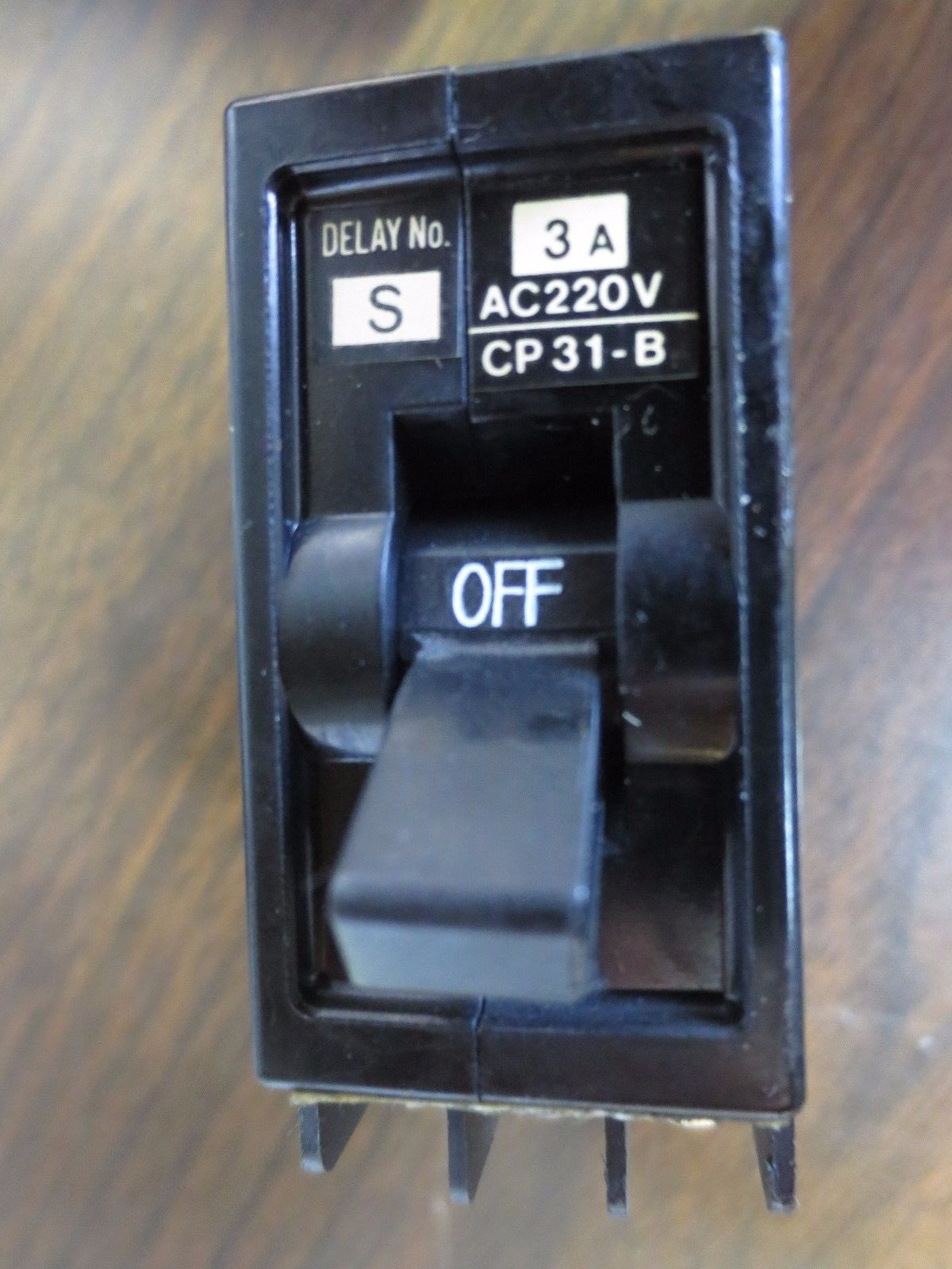 HITACHI CP31-B CIRCUIT PROTECTOR 3A 220VAC 1-POLE DELAY No. S 0