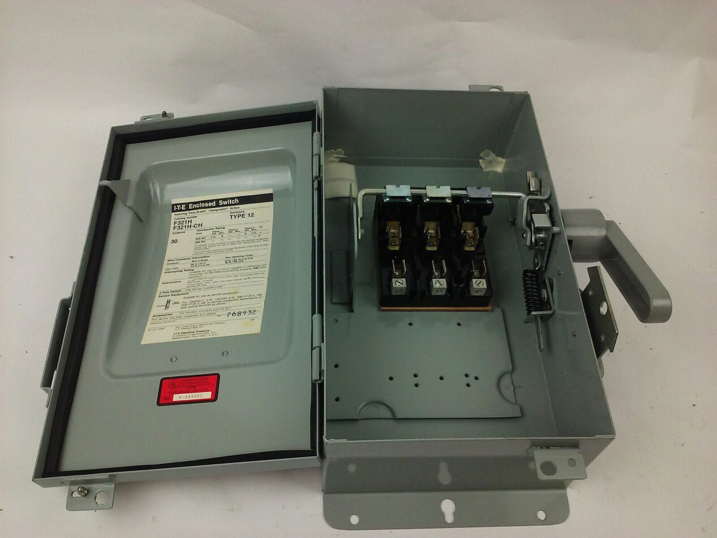 ITE F321H SER. A, 30A, 240V, 3PH, MAX H.P. 7.5, TYPE 12 ENCLOSURE, FUSIBLE, NEW2