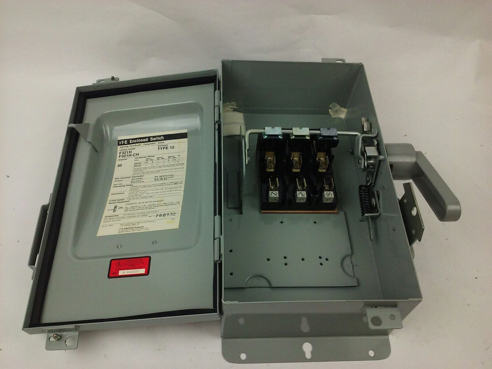 ITE F321H SER. A, 30A, 240V, 3PH, MAX H.P. 7.5, TYPE 12 ENCLOSURE, FUSIBLE, NEW2