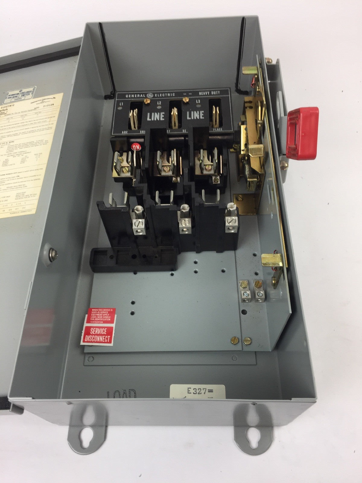 GE TH3322J SAFETY SWITCH 60A 240VAC  250VDC 3 FUSES 6