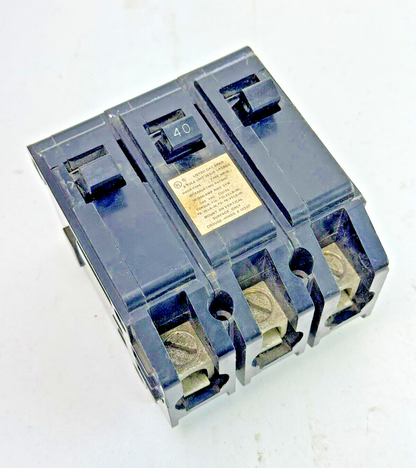 CROUSE-HINDS - MP-A340 - CIRCUIT BREAKER - 40A, 3 POLE, 240 VAC, MP-A-3400