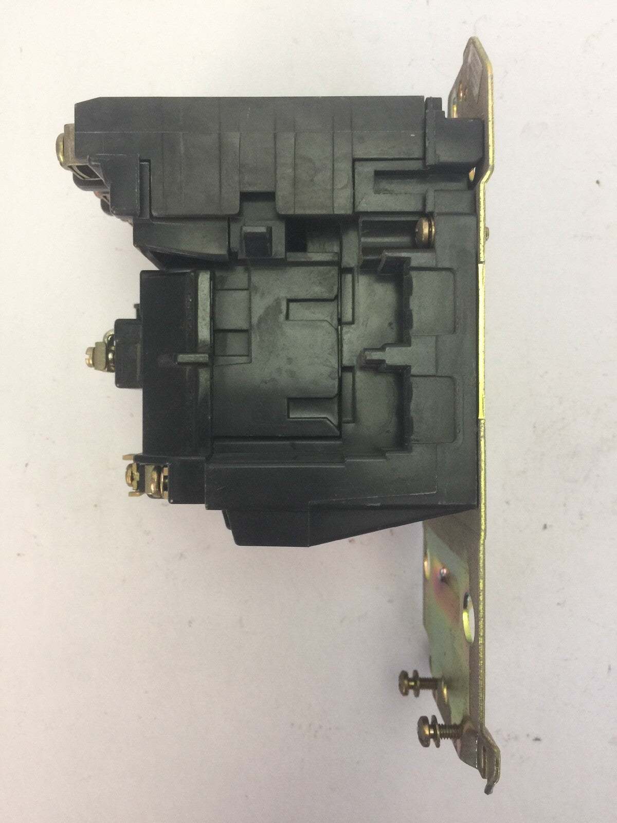 ALLEN BRADLEY 509-A0D-A2E SIZE 0 CONTACTOR 600VAC 18AMP SER B 5HP COIL 115-120V3