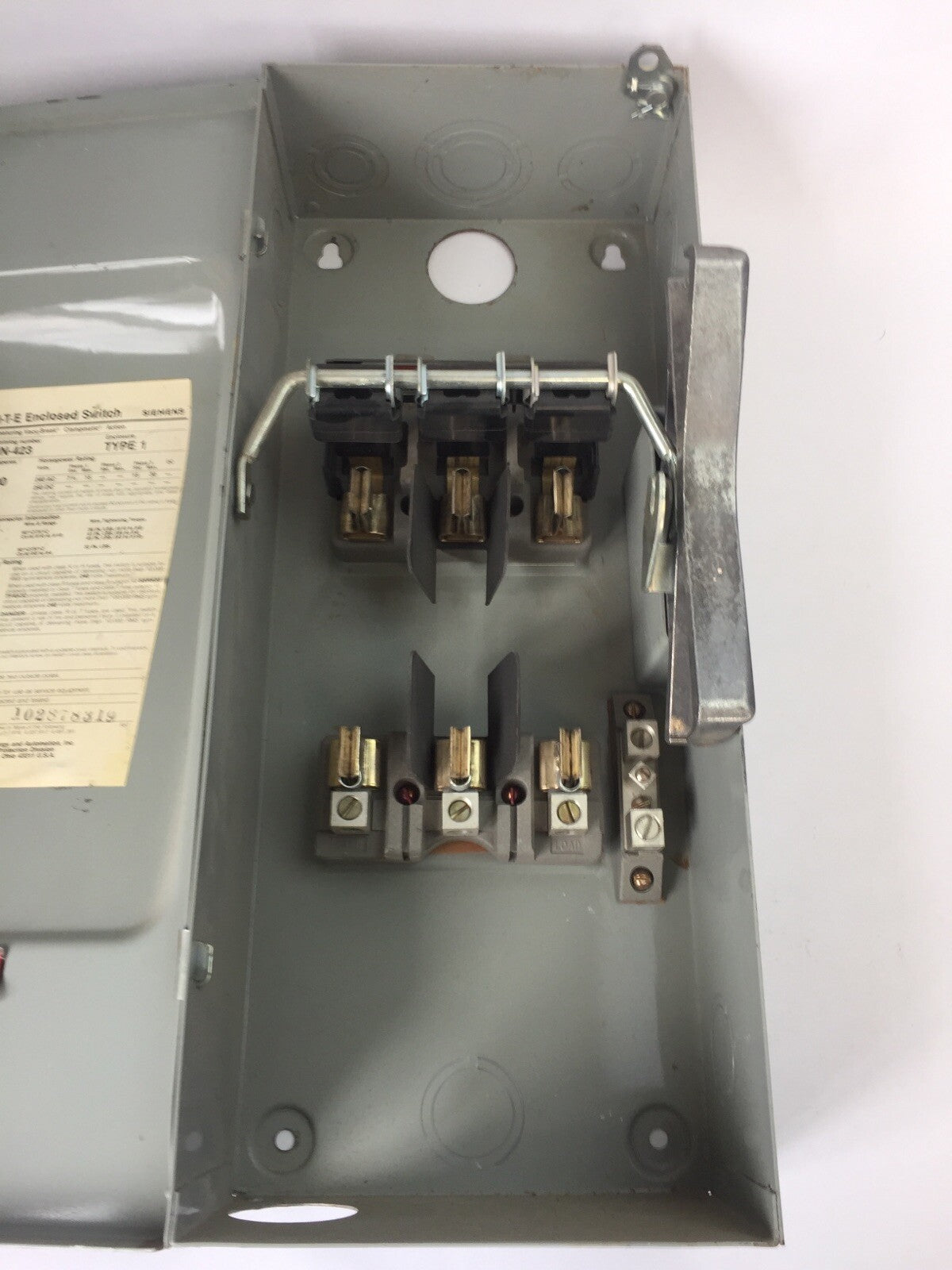 ITE JN423 ENCLOSED SWITCH 100A 240VAC 30HP TYPE 1 ENCLOSURE VACU-BREAK SWITCH W9