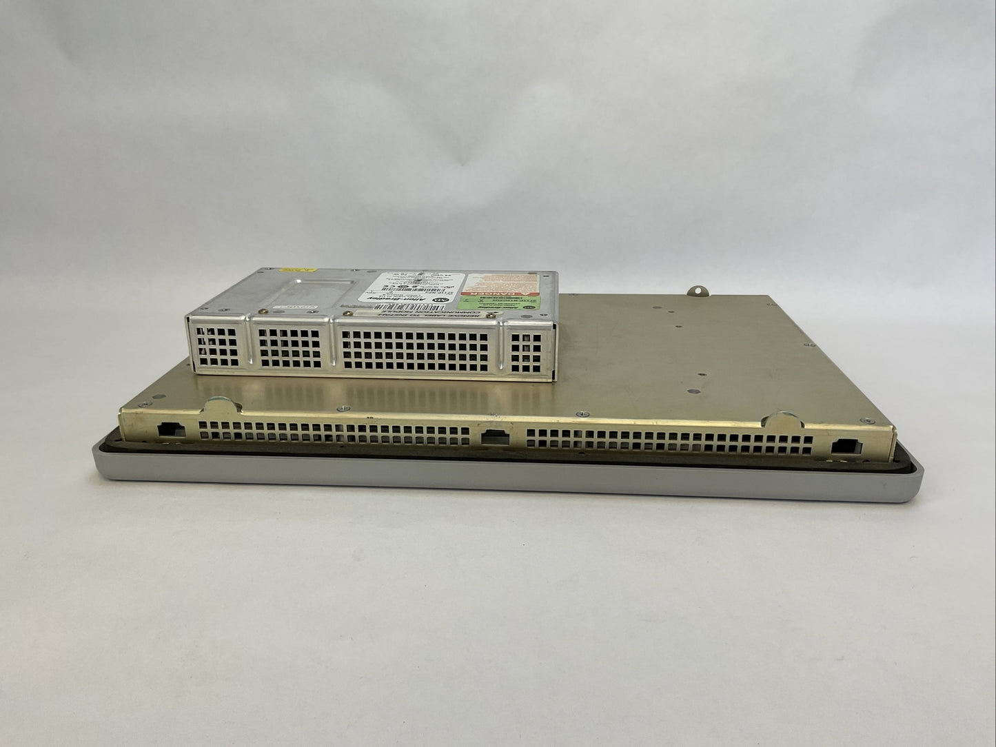 ALLEN BRADLEY 2711P-B12C4D2 SER A REV J 2711P-RP2 SER F REV A 24VDC 70W5