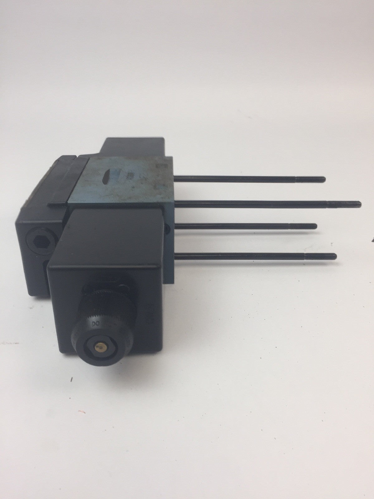 CONTINENTAL HYDRAULICS VSD05-3F-G5HB-70L-A VALVE 24VDC 44 WATTS 2