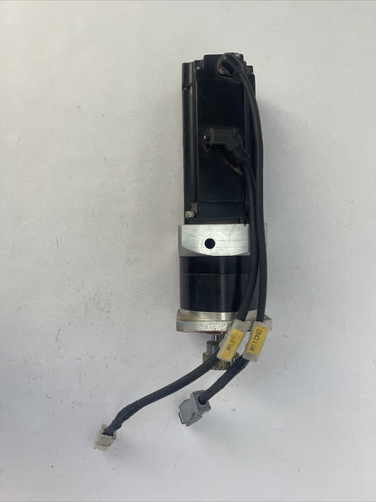 YASKAWA SGM7J-04A7C6E AC SERVO MOTOR 200VAC 2.5A 400W PF70L1-10-P2-S2-14-30-50-78