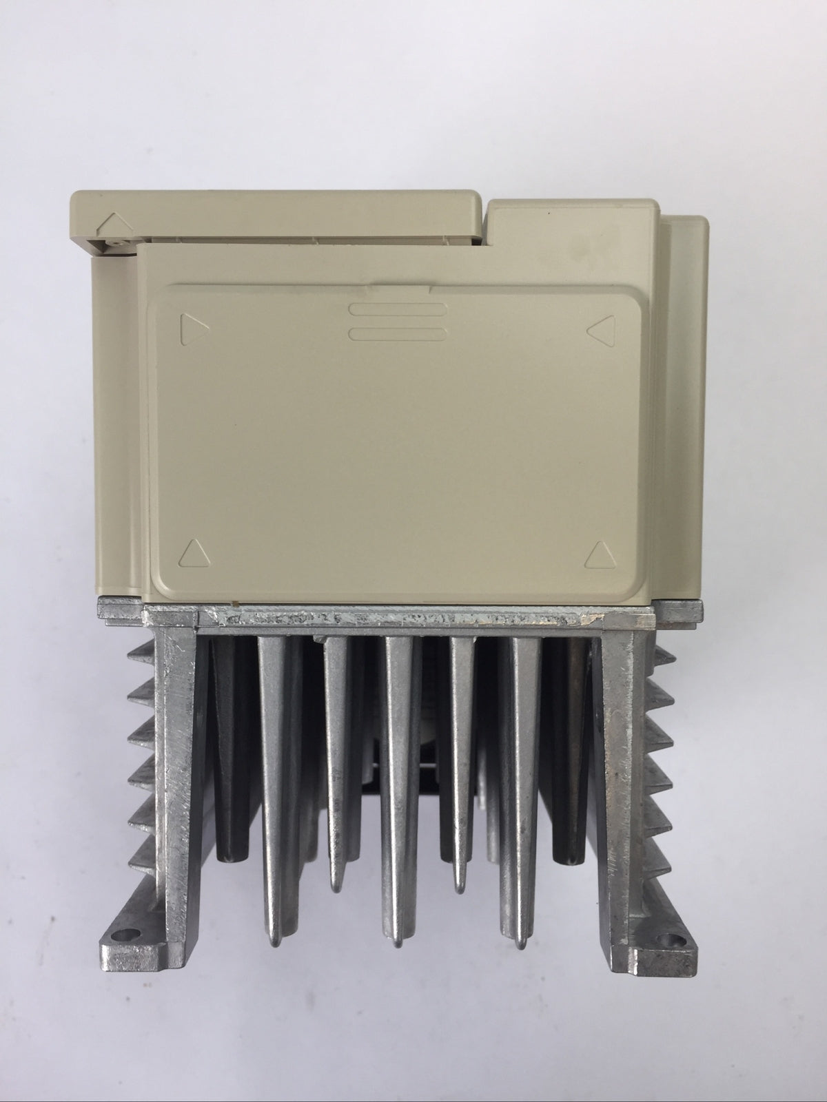 YASKAWA DRIVE CIMR-V7NU21P51 VARISPEED 230VAV 8A CVST31059 BLANK COVER-A6