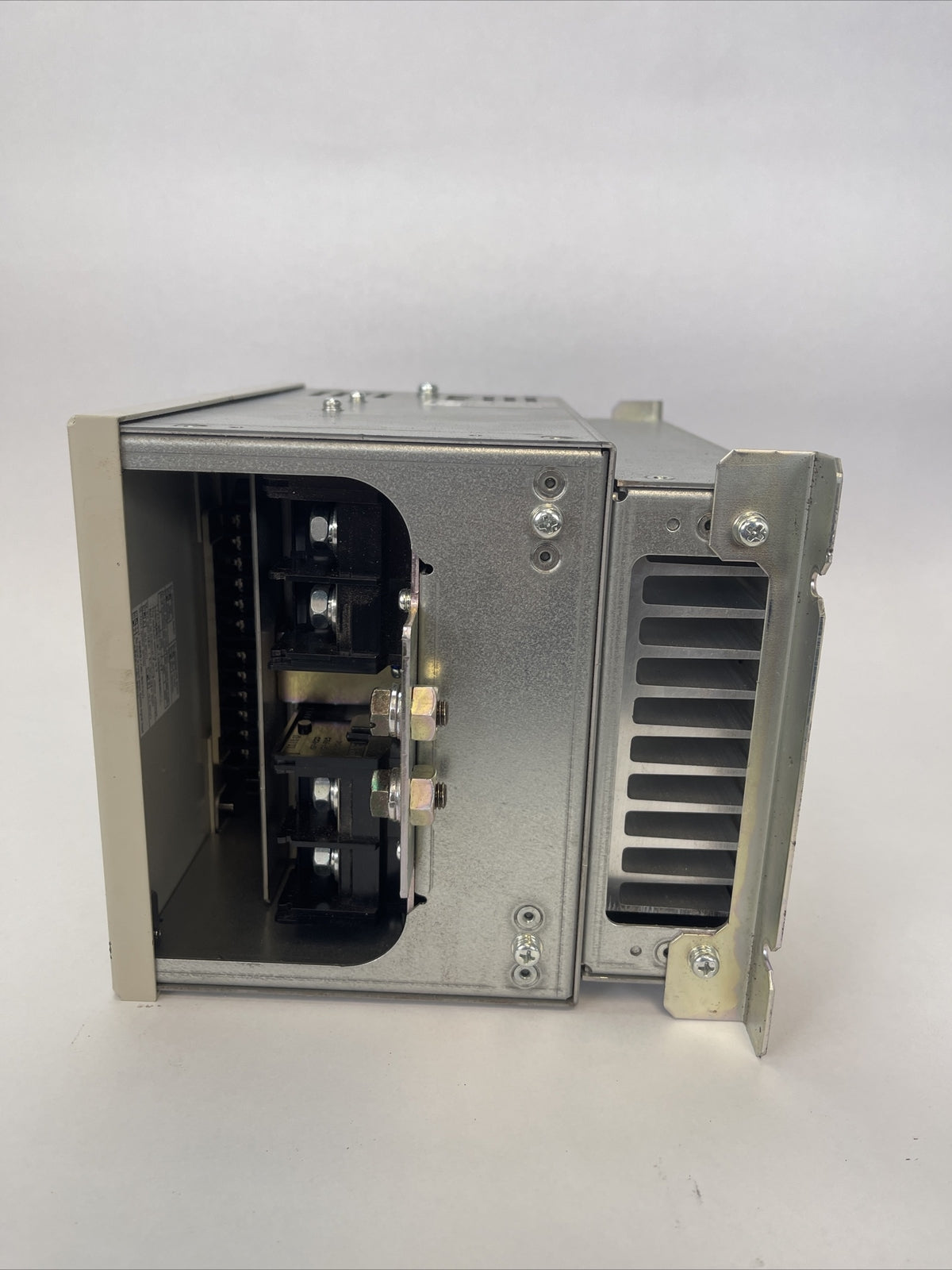 YASKAWA CDBR-4220D BRAKING UNIT INPUT 510-680VDC 80A OUTPUT 80A3