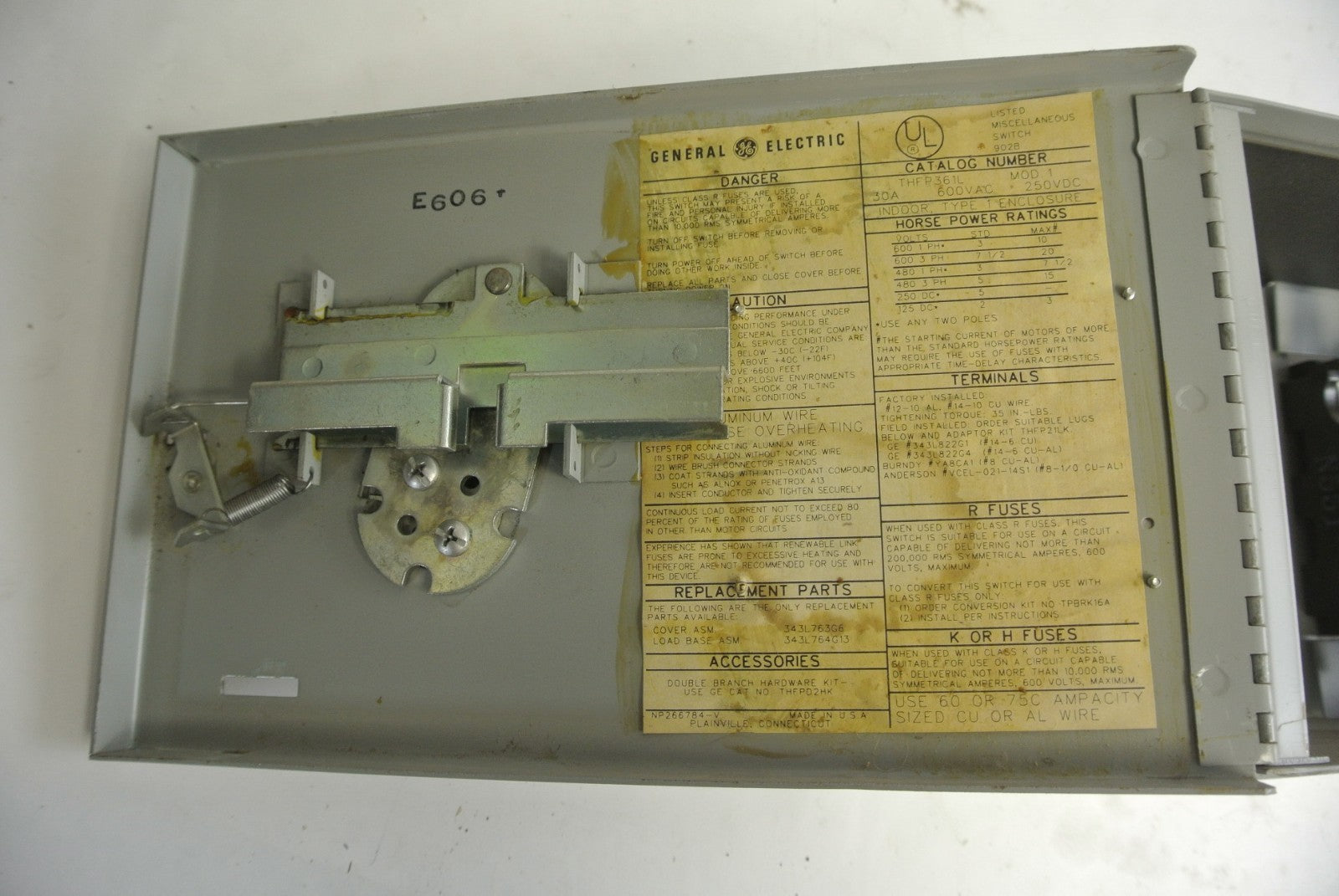 GE THFP361 TWIN FUSIBLE QMR-TYPE PANELBOARD SWITCH - 600V, 30A, 20HP MAX.4