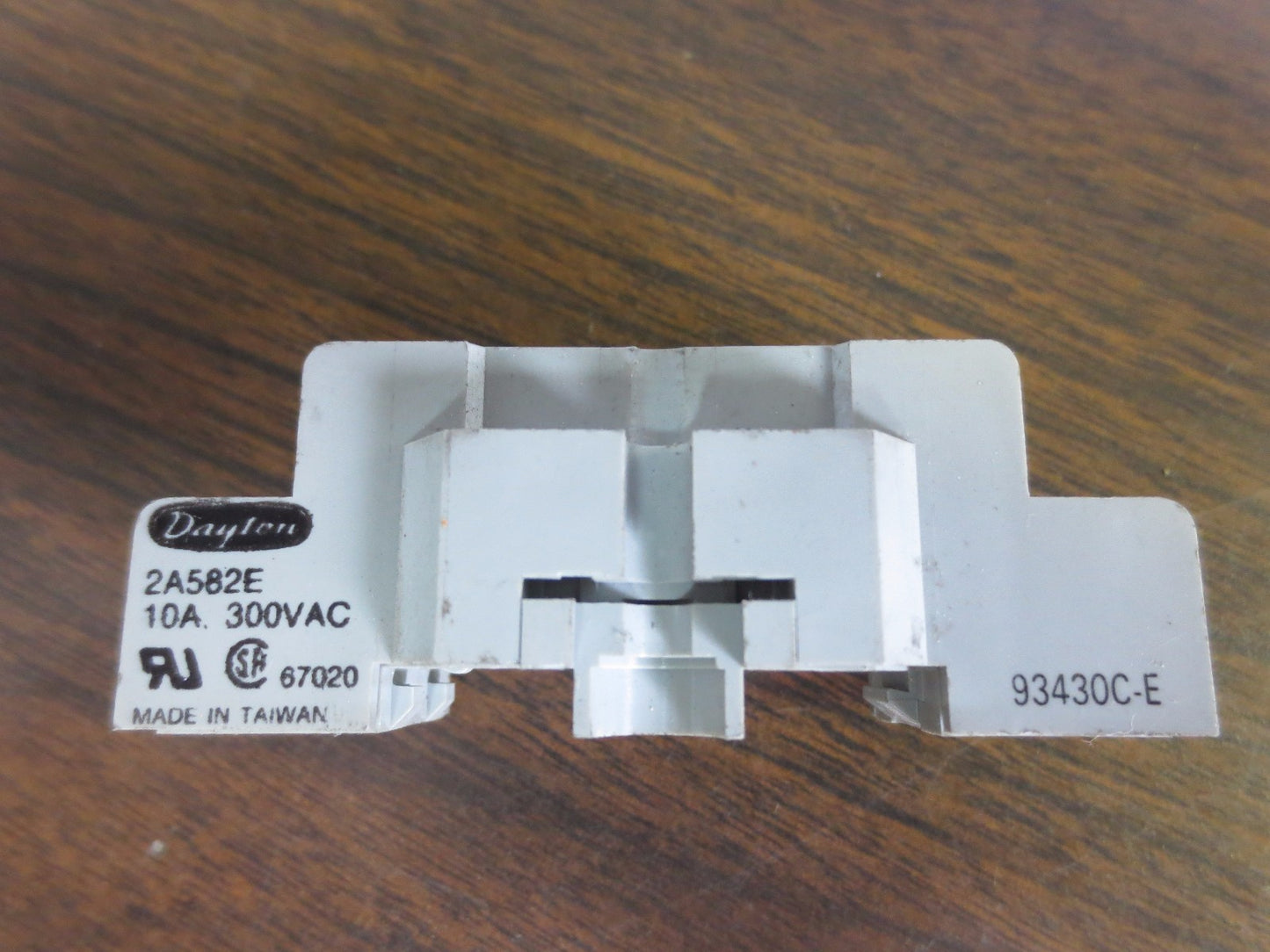 DAYTON 2A582E RELAY SOCKET BASE - 10A, 300VAC - LOT of 8 +3