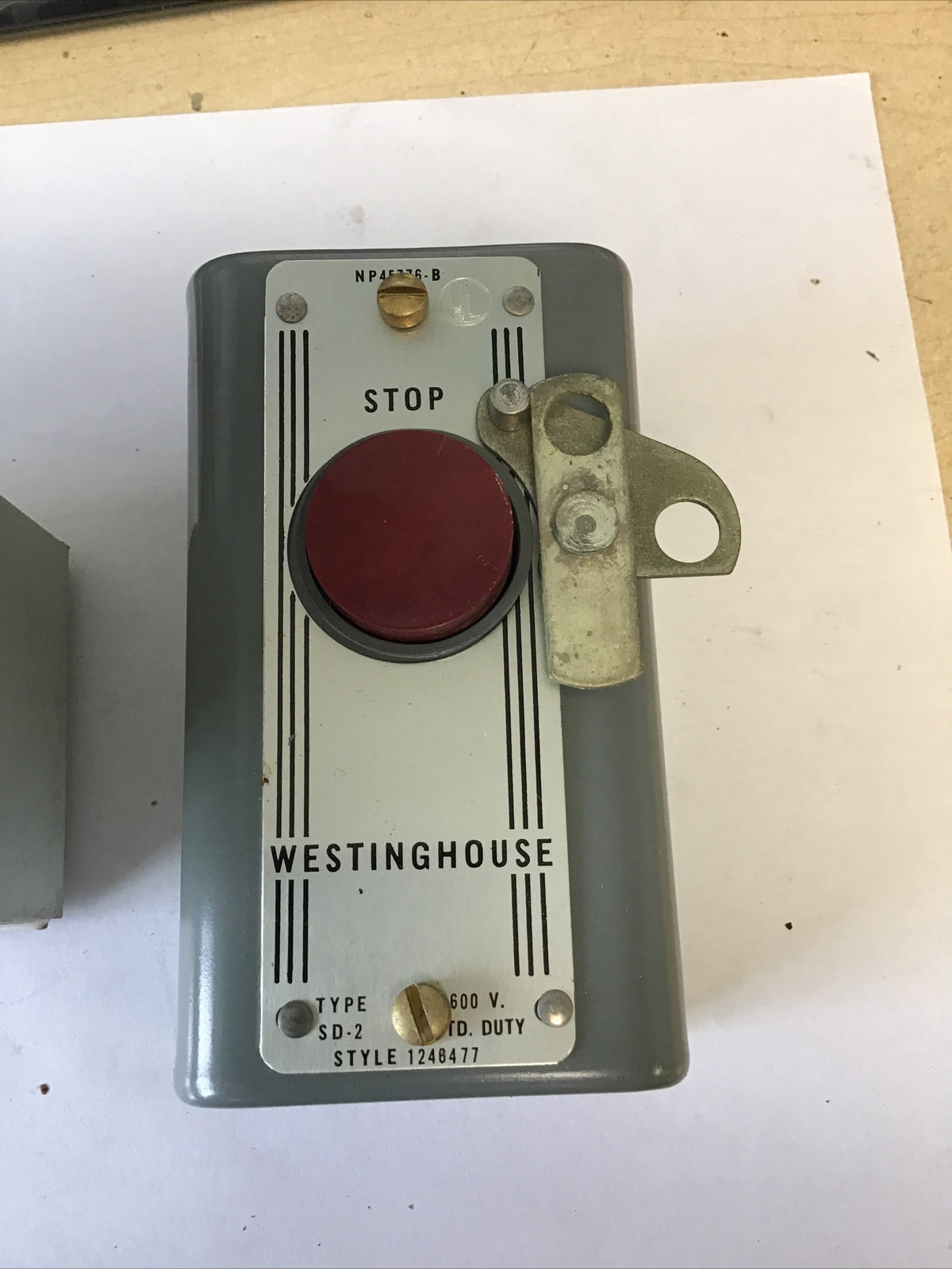 WESTINGHOUSE SD2 PUSH BUTTON STATION STANDARD DUTY 600V 3