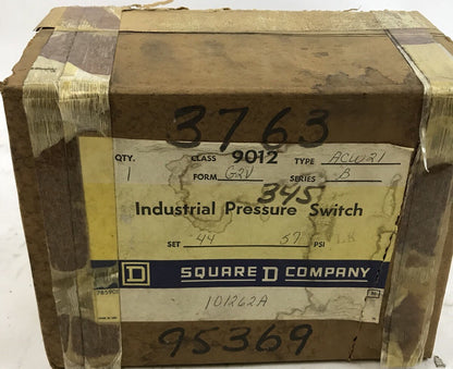 Sq D Pressure Switch class 9012 type ACW-21 series B, Range 400-3000psi new0