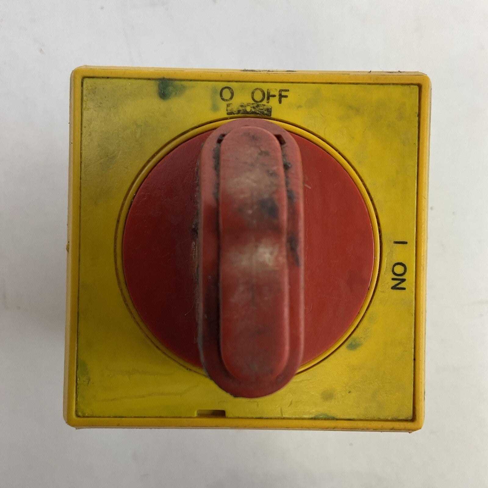 ABB OT40FT3 DISCONNECT SWITCH WITH KNOB2