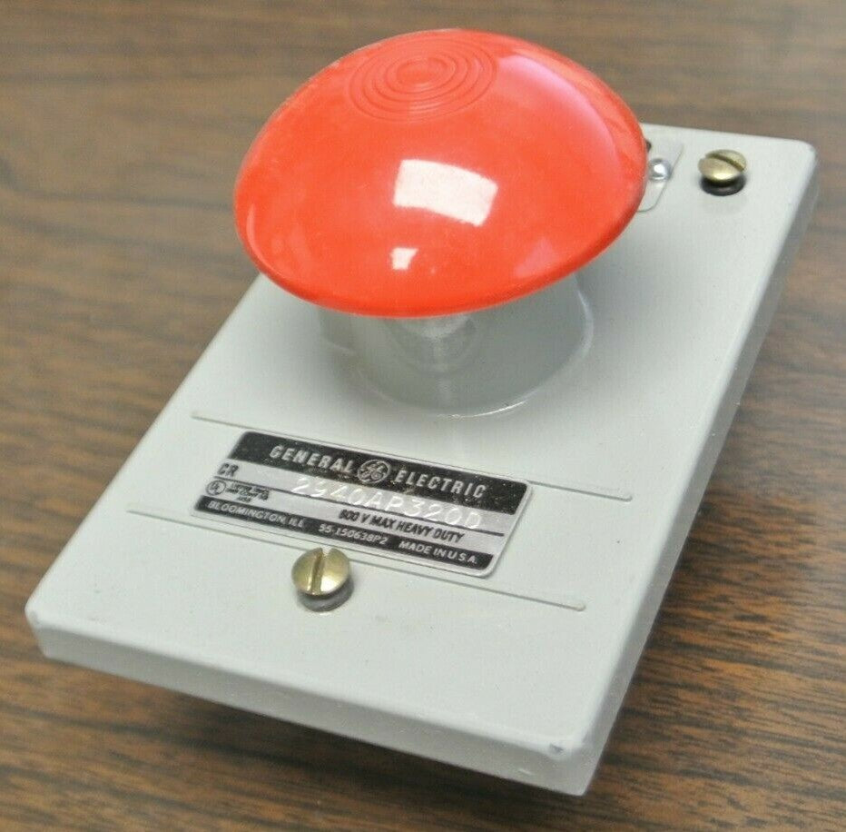GENERAL ELECTRIC CR2940AP320D OILTIGHT PUNCH PRESS PUSHBUTTON / NEW SURPLUS0