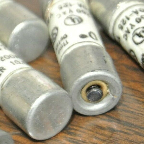 LOT of 8 / GOULD GFN2 TIME-DELAY FUSES / 2A / 250VAC / NEW SURPLUS / GFN 22