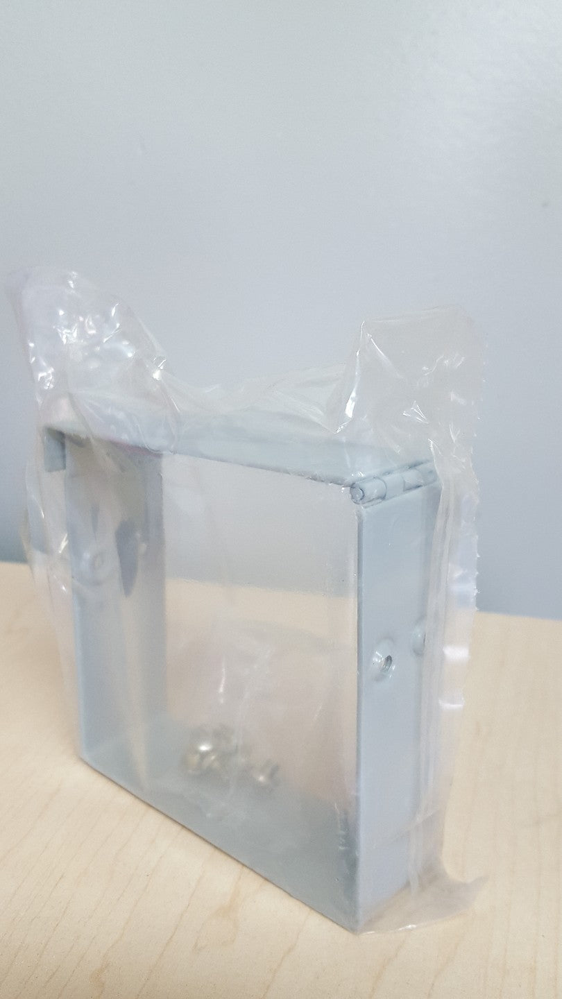 HUBBELL 4" SQUARE X 1.25 NEMA LAY IN DUCT FITTING C-44 CONNECTOR NEW FINISH GRAY1