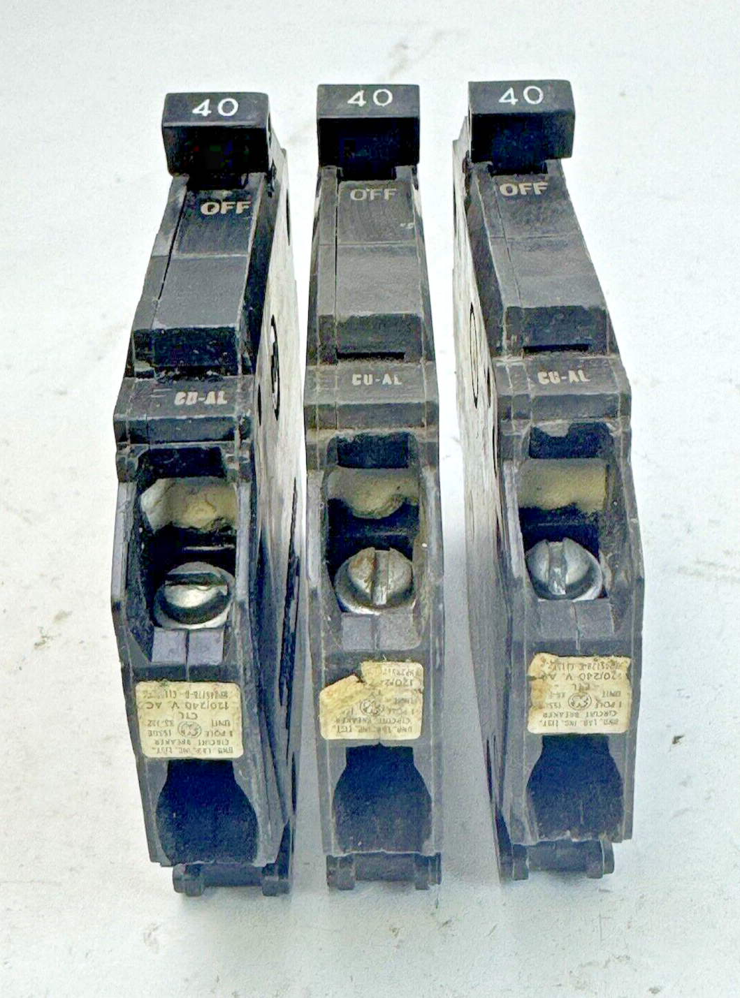 GE **LOT OF 3** - TQP140 - CIRCUIT BREAKERS - 1 POLE, 40 A, 240 VAC, TYPE TQP2