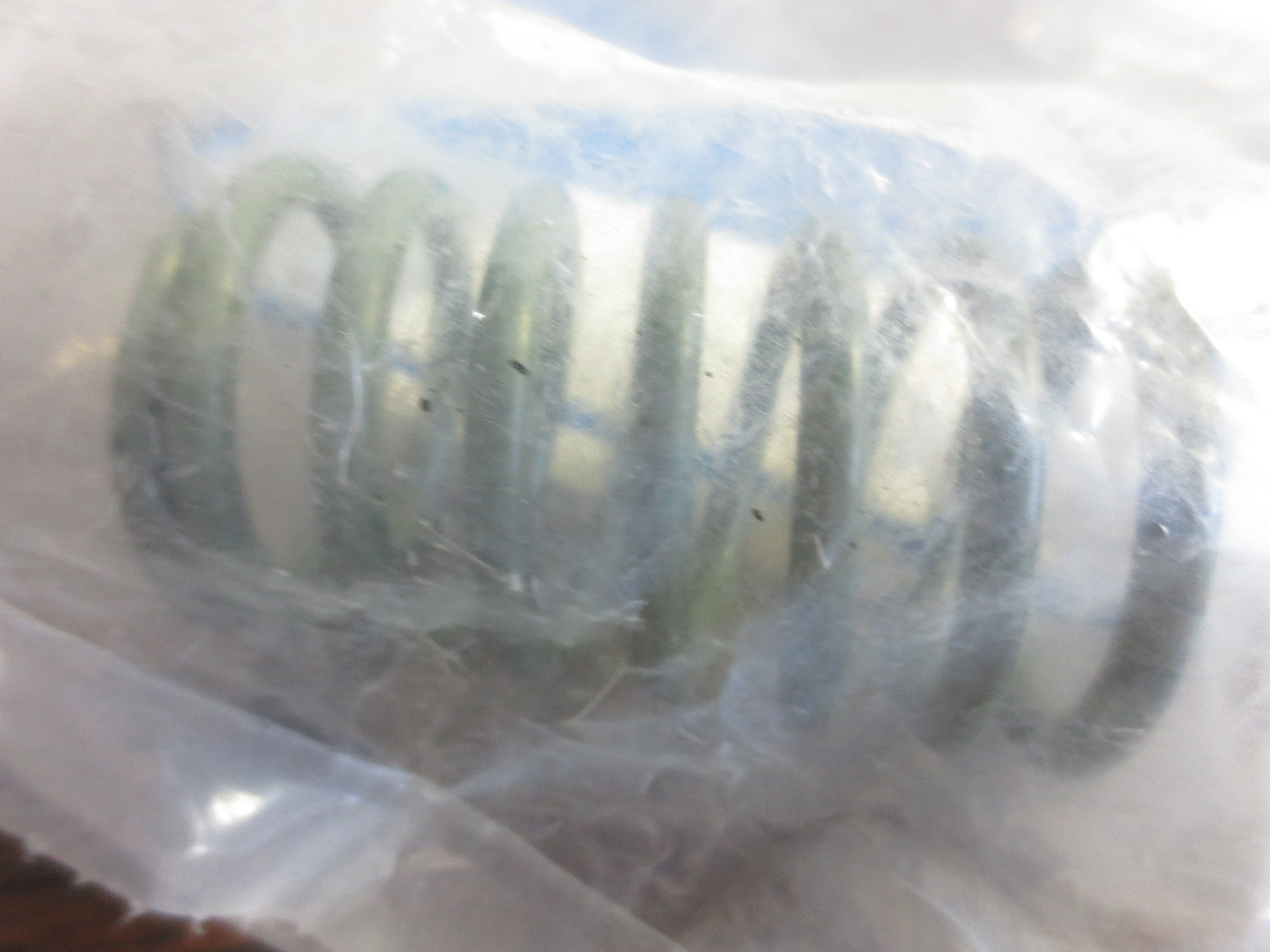 JOHNSON CONTROLS V-3752-6001 SPRING 3-6psig FOR 1/2" & 3/4" VALVES - NEW SURPLUS1