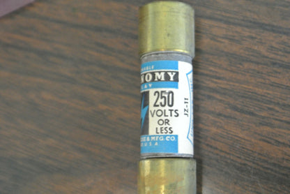 ECONOMY F-1525 RENEWABLE FUSE / 15A / 250V / NEW SURPLUS / EACH2