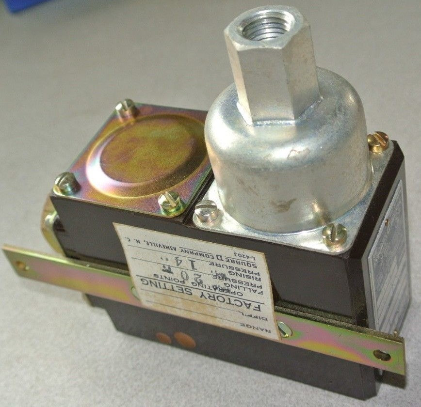 SQUARE D 9016 BSG-1 VACUUM SWITCH - OPEN - 20", CLOSE 14" - NEW SURPLUS3