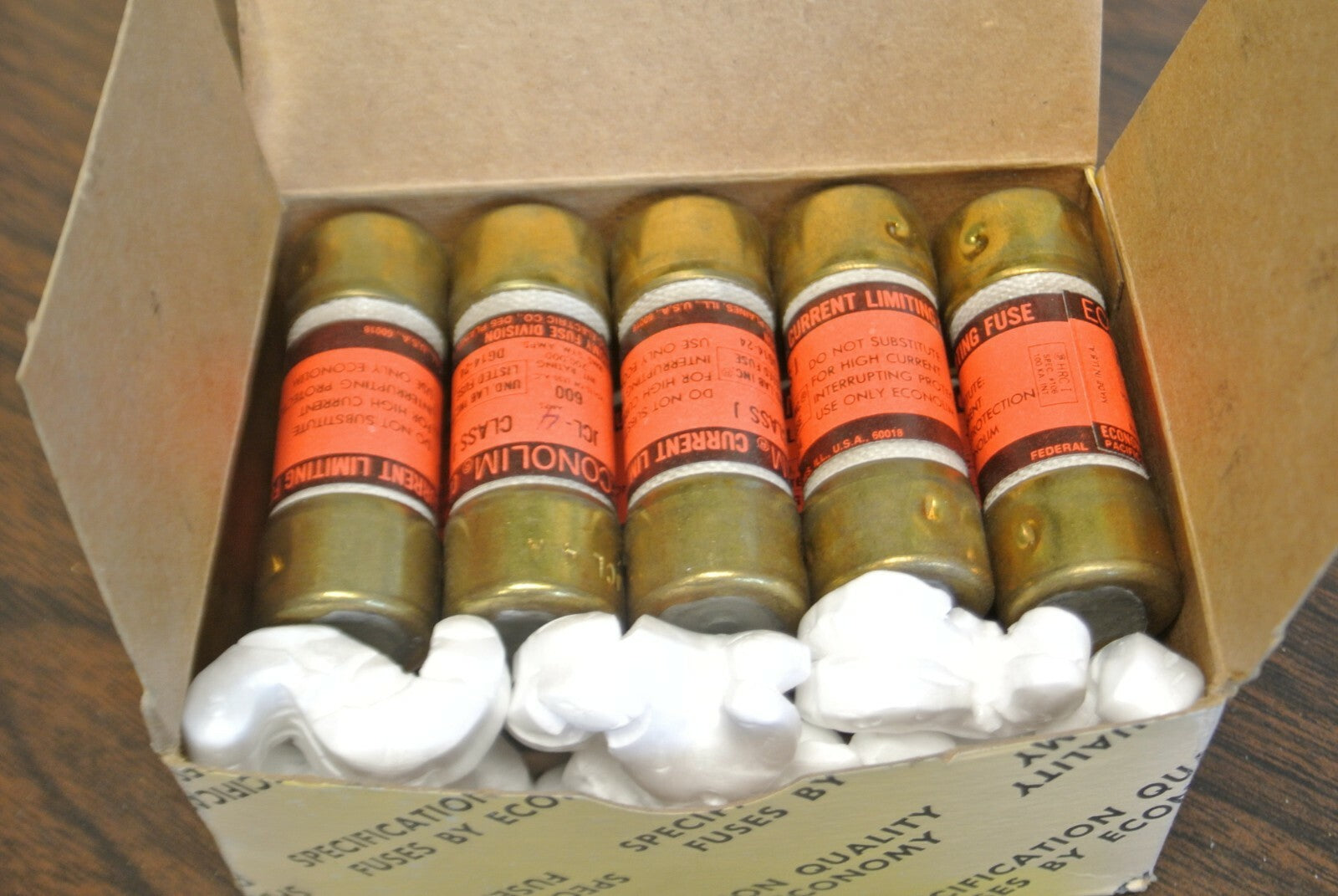 BOX of 10 / ECONOMY JCL4 CLASS J CURRENT-LIMITING FUSE / 4A / 600V / NEW SURPLUS0