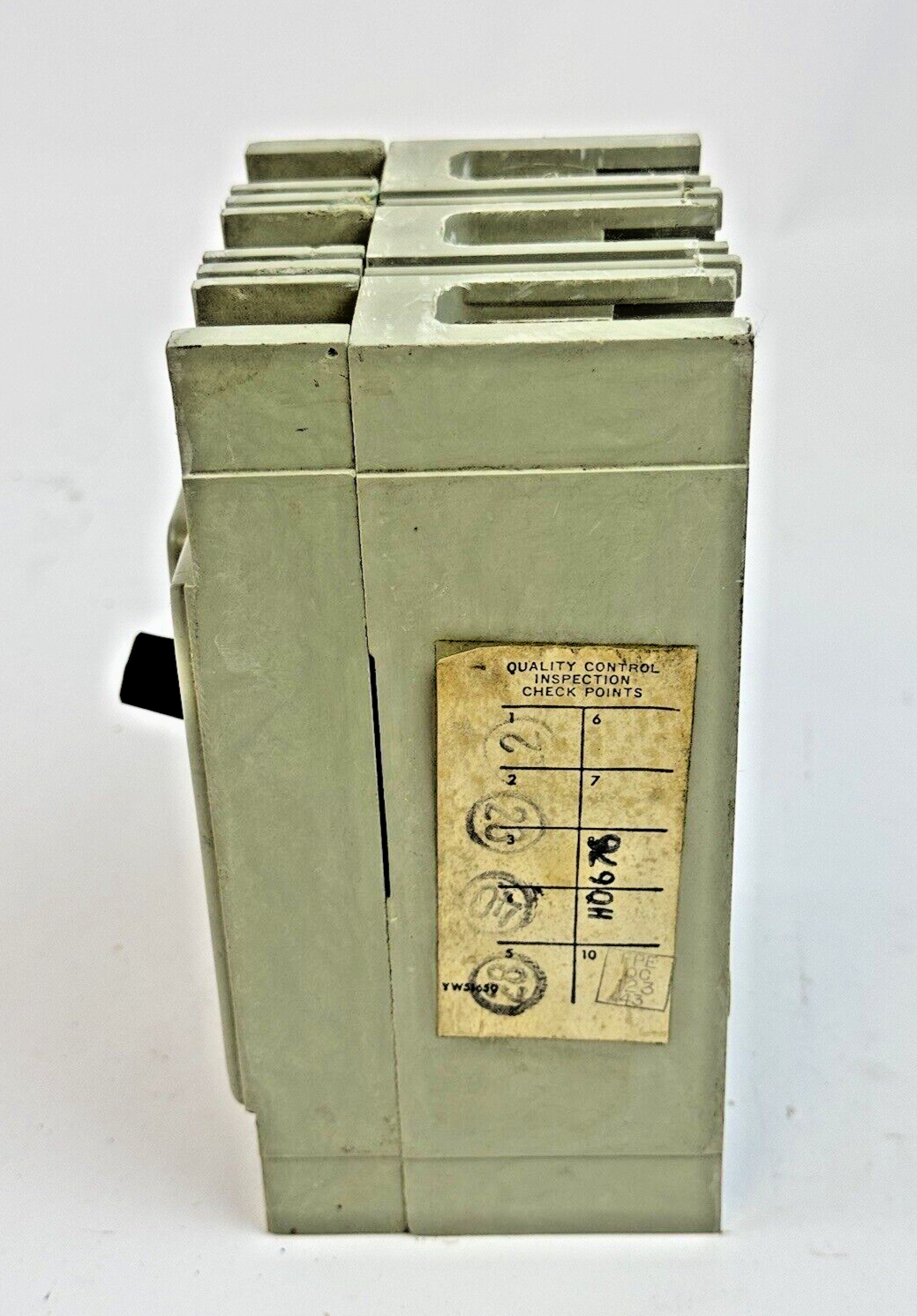 FPE - HEF631020 - CIRCUIT BREAKER - 3 POLE/240VAC/30A, LB-186 - NEW4