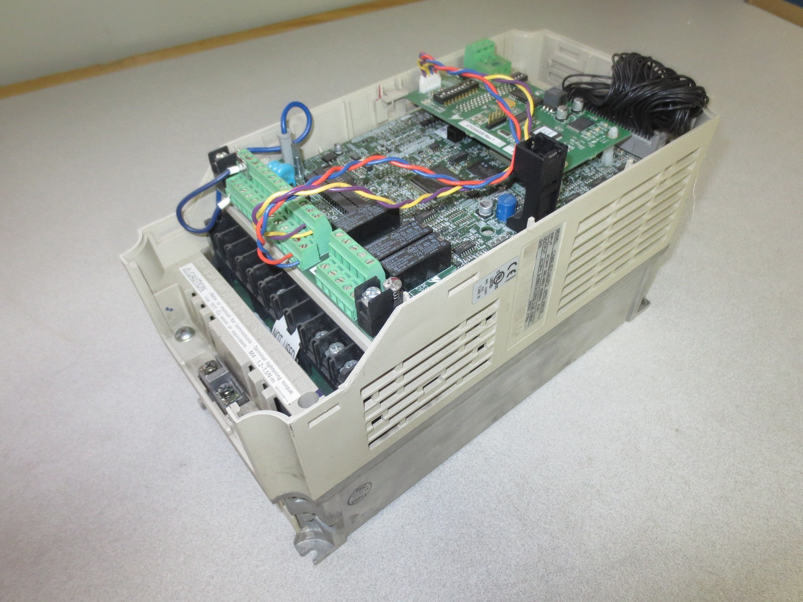 YASKAWA CIMR-E7U42P2 INVERTER DRIVE 480VAC 5.3A 4.0kVA NOT WORKING or FOR PARTS1
