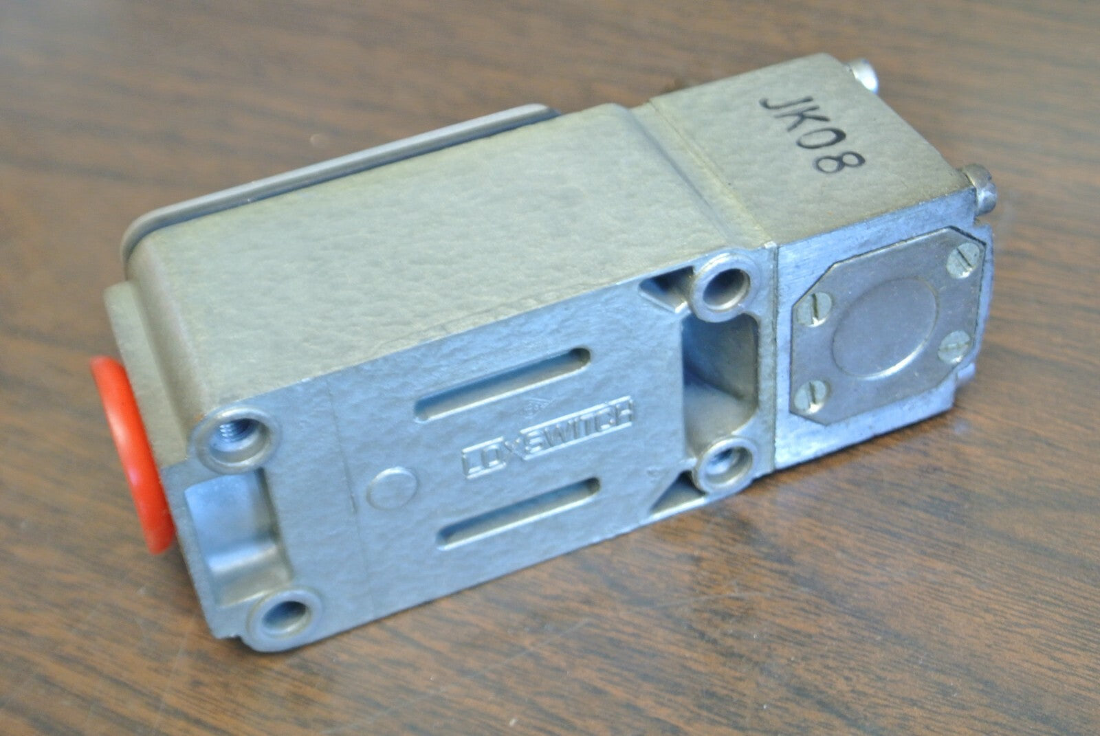 GOULD / R.B. DENISON / CG0-JK08 LIMIT SWITCH / NEW SURPLUS / CG0JK085