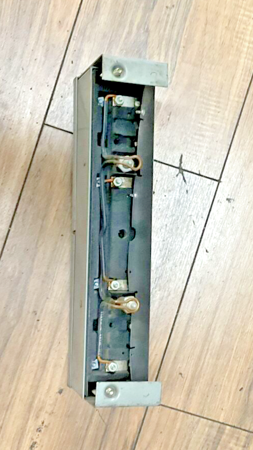 GOULD / ITE V2A2211LR TWIN PANELBOARD SWITCH 3HP 240/250VDC 30A 2POLE4