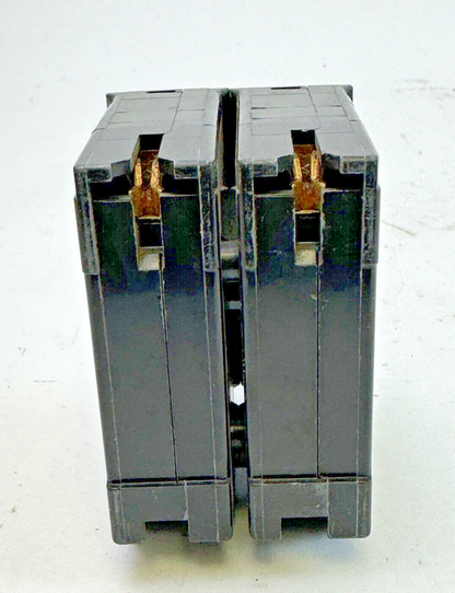 SQUARE D **LOT OF 8** HOM240 - CIRCUIT BREAKERS - 2 POLE/ 40 A/ 240 VAC9