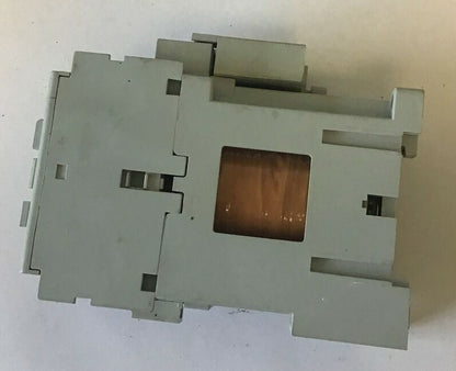 ALLEN BRADLEY 700-CF220Z* CONTACTOR SER.A 600VAC 25A 3PH W/ 100-FSV554