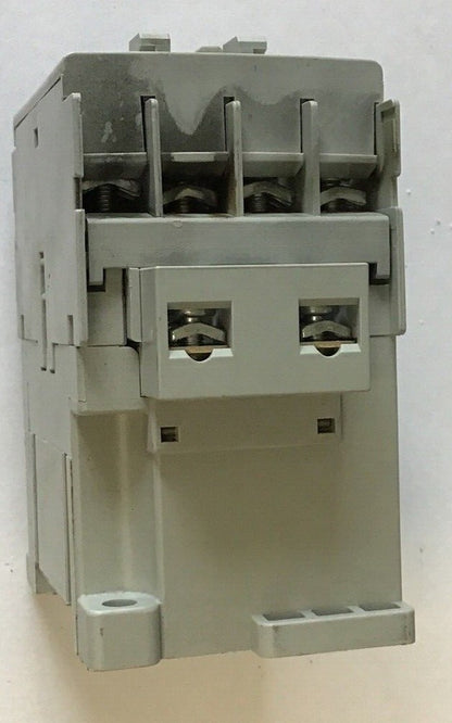 ALLEN BRADLEY 300-AOE*930 CONTACTOR SER.C 18A 600VAC 24VDC6