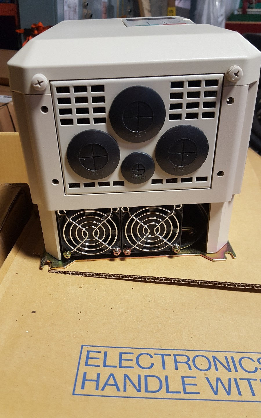 YASKAWA / OMRON CIMR-PSU47P5 VARIABLE FREQUENCY DRIVE OUTPUT 0-460VAC 21A INPUT2