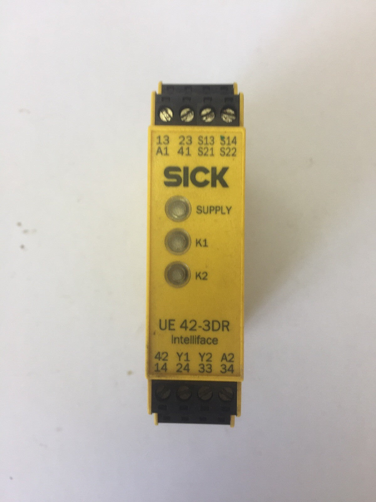 SICK UE 42-3DR3D2 SAFETY RELAY 24V AC/DC 0