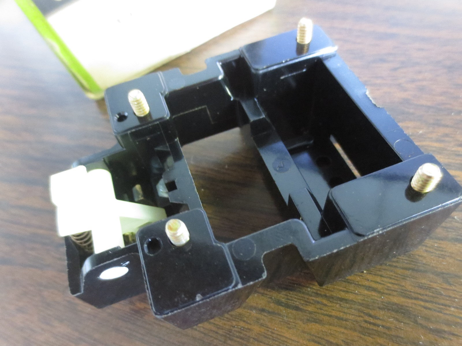 ALLEN-BRADLEY Z-21128 COIL COVER for SIZE 0 CONTACTOR - NEW SURPLUS1