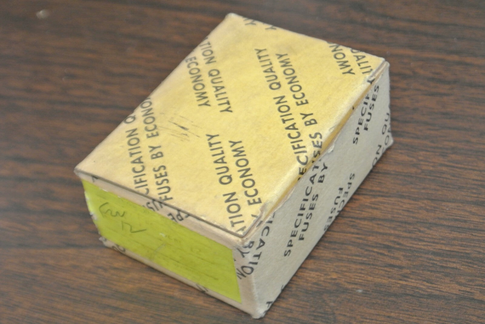 BOX of 10 / ECONOMY RFN12  TYPE RF FUSE / 12A / 250V / NEW SURPLUS2