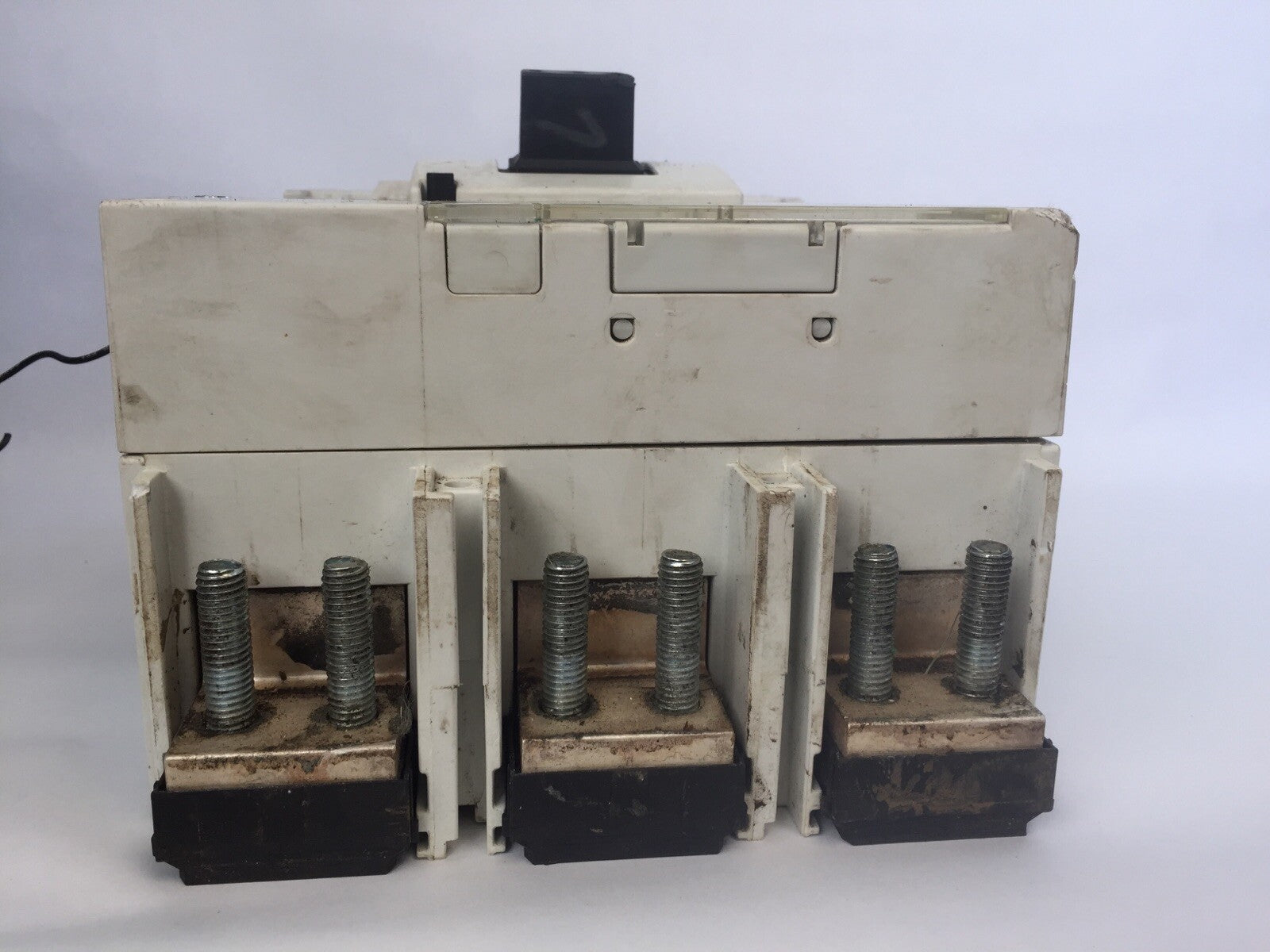 MOELLER NZMH4-AE CIRCUIT BREAKER 1200A 600VAC NZM4-XUHIV20 24VDC NZM H4-AE4