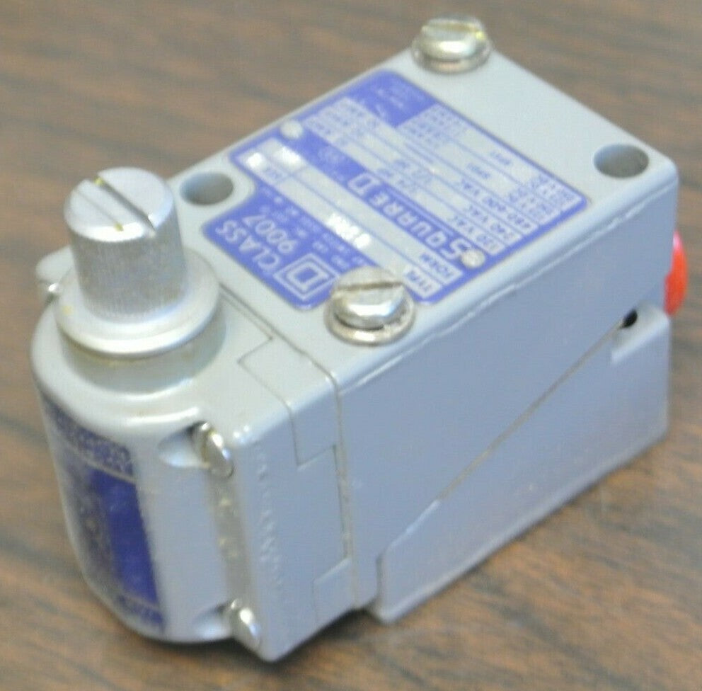 SQUARE D 9007 B52A, Ser. B HEAVY DUTY LIMIT SWITCH / NEW SURPLUS0
