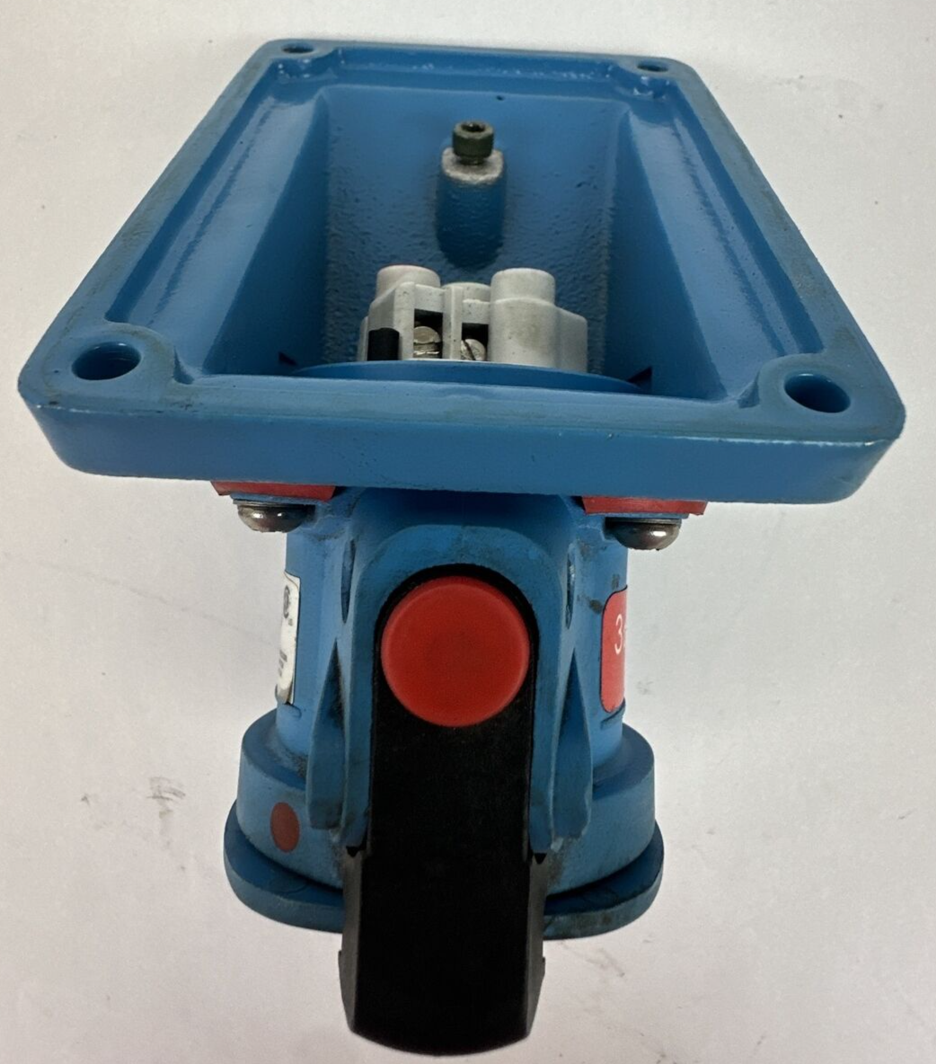 MELTRIC DSN20 20A 480VAC TYPE 4X 63-14043-843-NC RECEPTACLE/CONNECTOR3