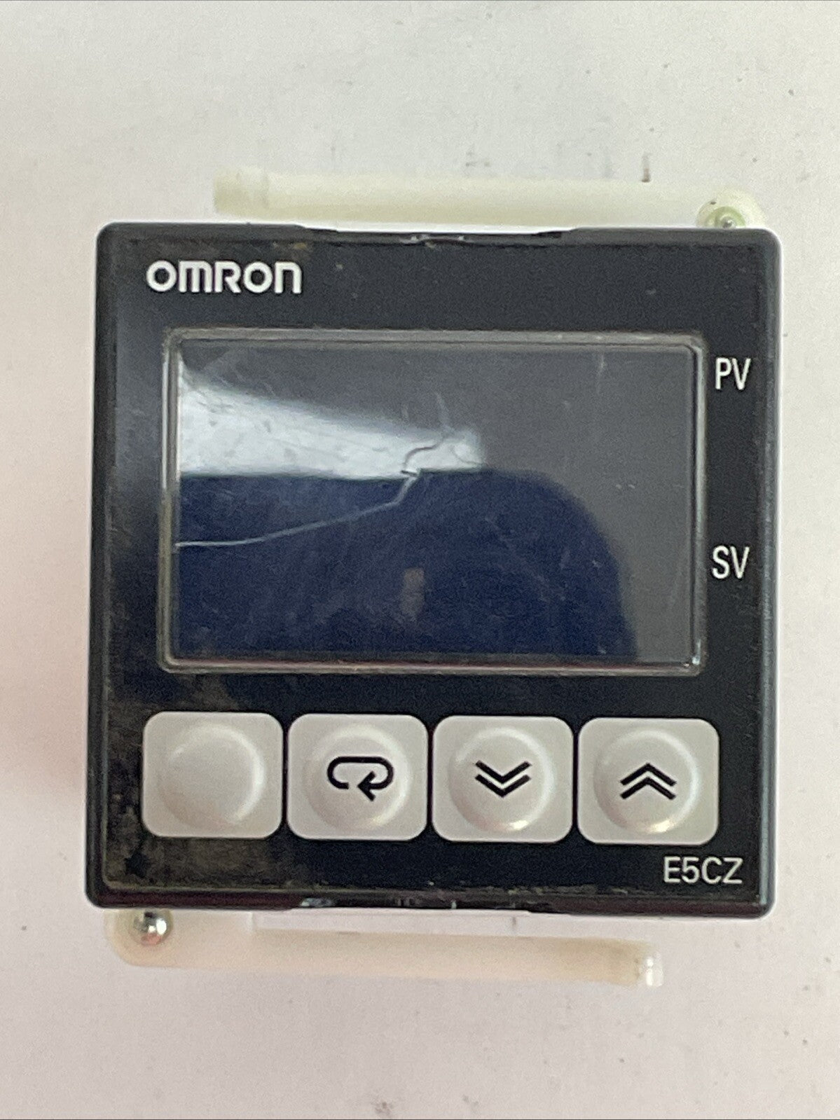 OMRON E5CZ-Q2MT TEMERATURE CONTROLLER0