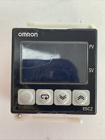 OMRON E5CZ-Q2MT TEMERATURE CONTROLLER0