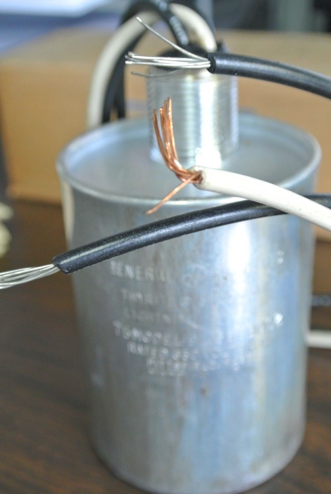 GE 9L15BCB002 THYRITE SECONDARY SURGE ARRESTOR, 0-650V, 2-POLE - NEW SURPLUS4