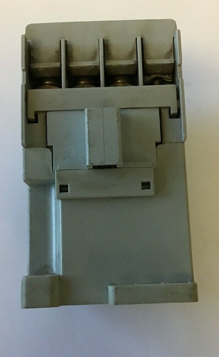 ALLEN BRADLEY 700-CF310* CONTROL RELAY 600VAC 25A5